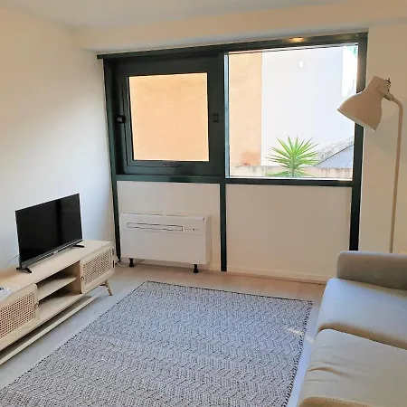 Dana Centre 11 Apartment